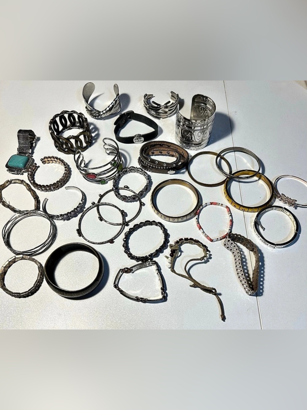 Lot Of 28 Fashion Bracelets Cuffs Bangles Stretch Leather Wraps Turquoise